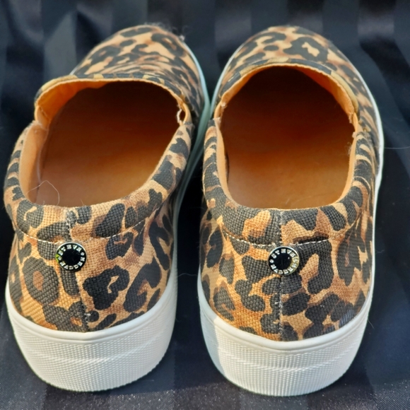 EUC Steve Madden Slip on Sneakers - Cheeta Print - Picture 2 of 8